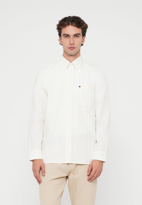 Tommy Hilfiger REGULAR FIT PINSTRIPE OXFORD SHIRT