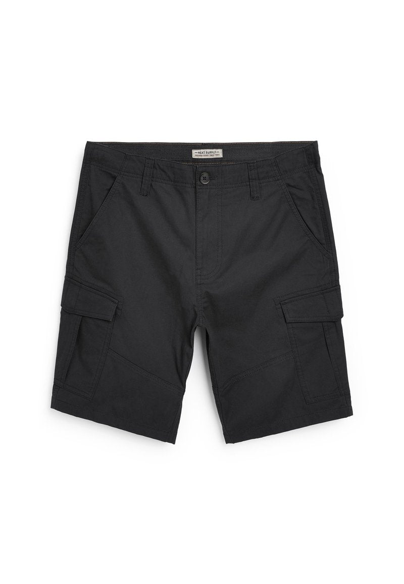Schwarze Cargo-Shorts aus strapazierfähigem Stoff, mit mehreren Seitentaschen, gestickten Details, Knopfverschluss und klassischem Schnitt.