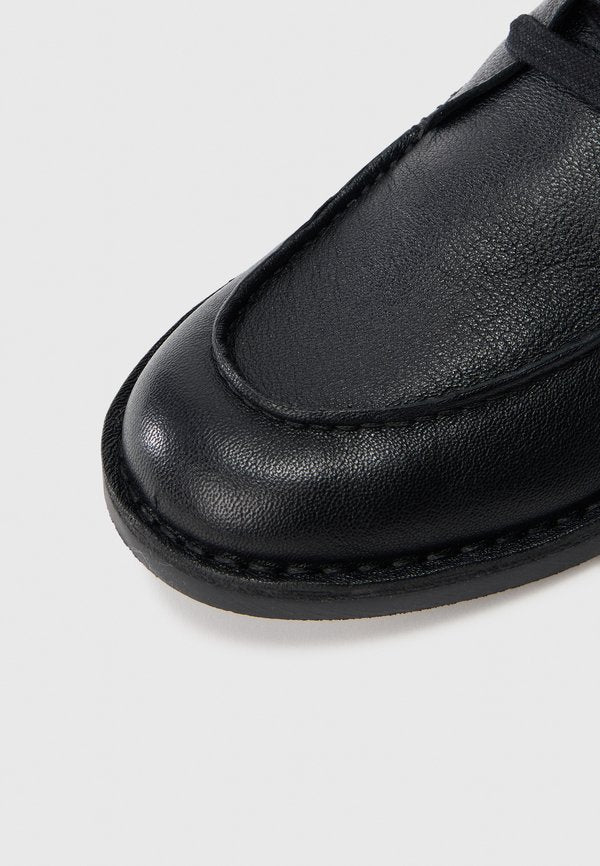 Tommy Hilfiger LEATHER TOPSTITCH LACE-UP CHUKKA BOOTS