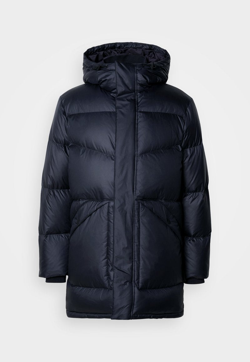 OUTDOOR COAT Media 1