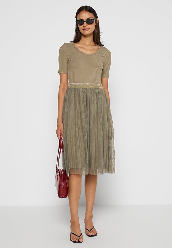 DKNY