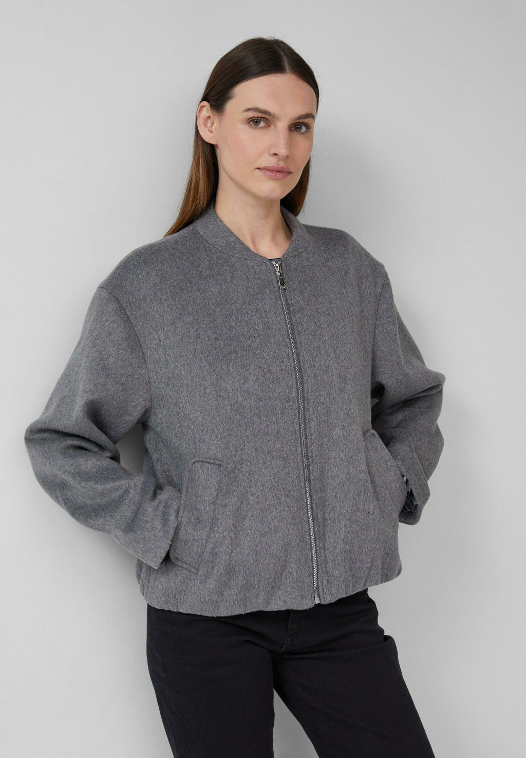 MIT KRAGEN UND REISSVERSCHLUSS Media 3