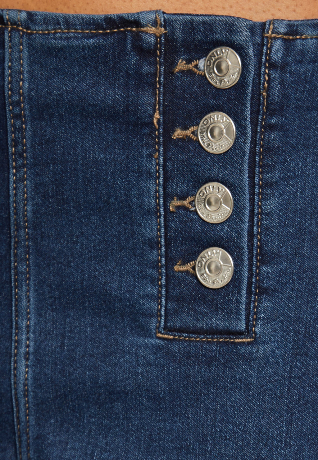 ONLDAISY BUTTON Media 6
