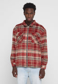 Karo-Flanelljacke in Rot und Beige mit Kragen, zwei Brusttaschen, durchgehendem Reißverschluss und langen Ärmeln. Weiche Textur und lässige Passform.
