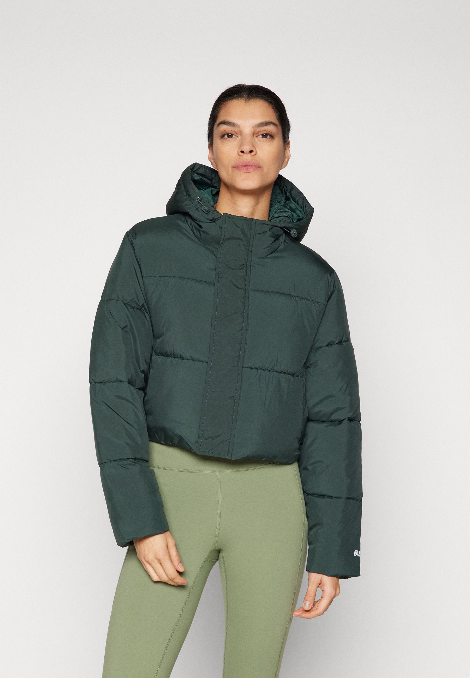 Fabletics ESSENTIAL CROPPED HOODED PUFFER