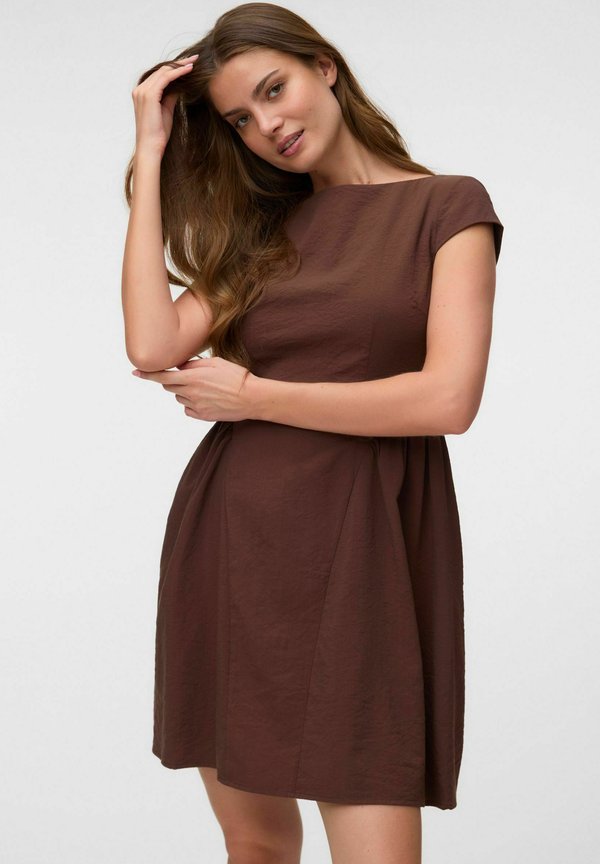 Vero Moda DRESS VMNADI SHORT DRESS - Day dress - chicory coffee