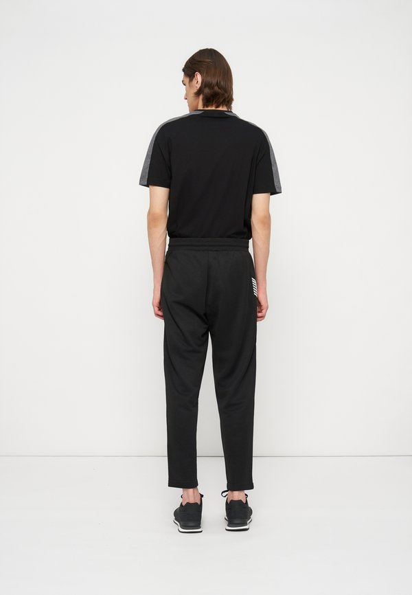 EA7 Emporio Armani