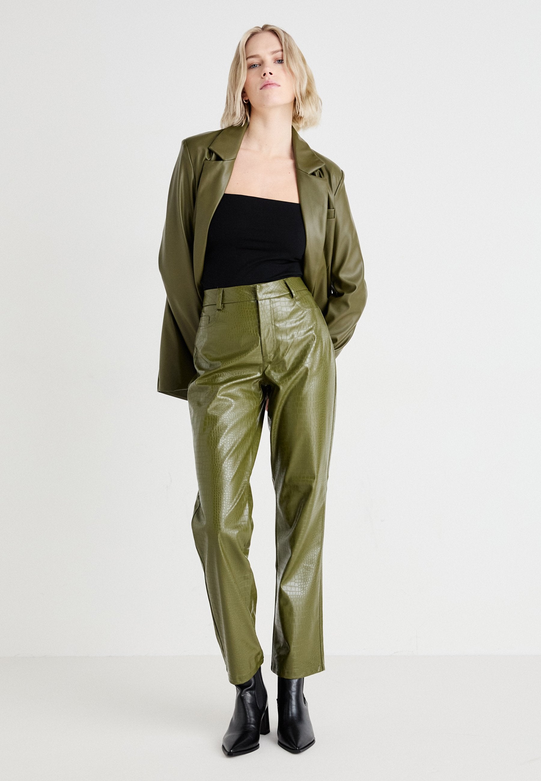 ONLKARA SNAKE PANT Media 2
