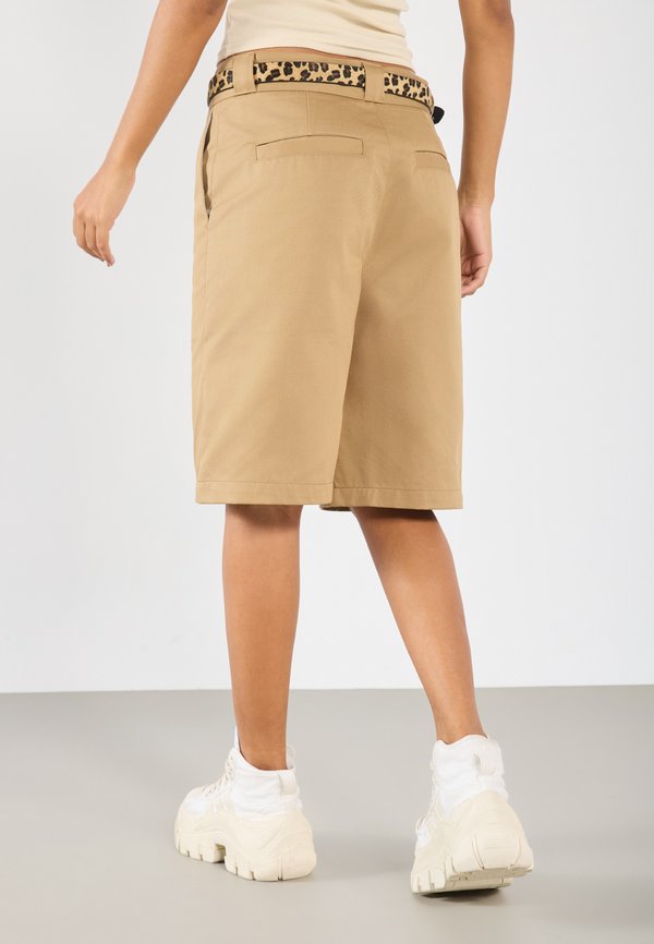 YOURTURN by Zalando RELAXED FIT SHORTS