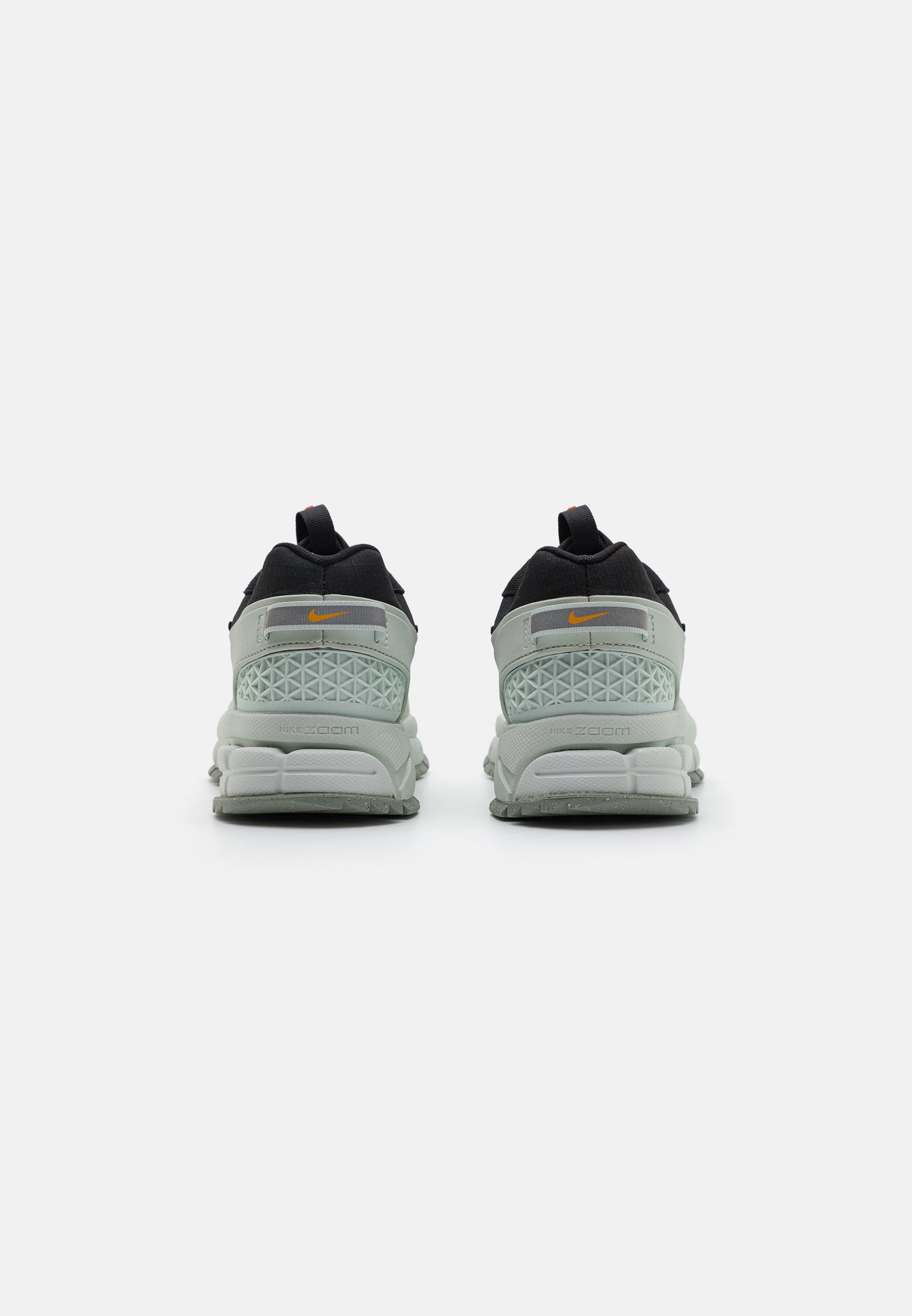 Nike Sportswear ZOOM VOMERO ROAM UNISEX