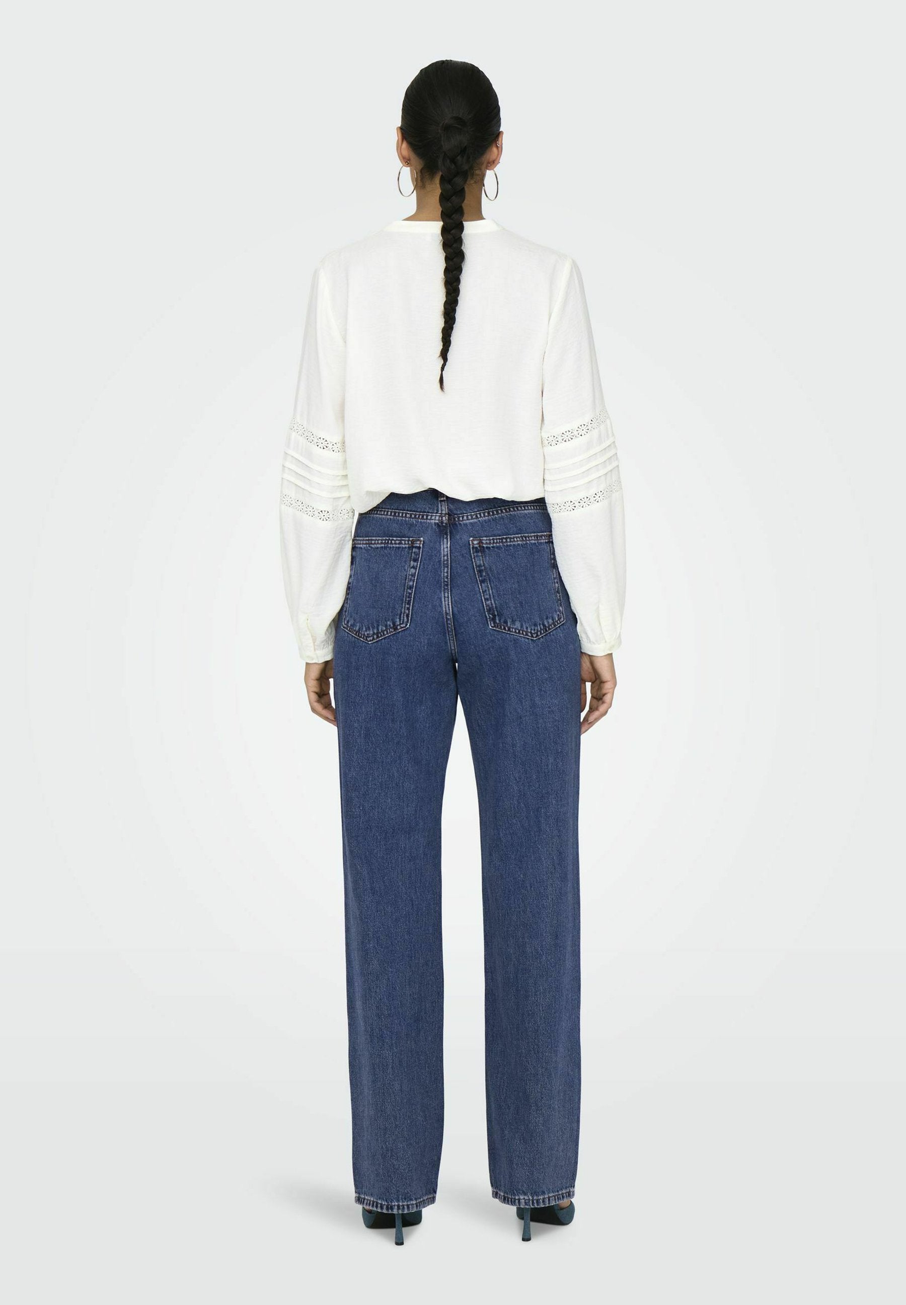 Straight fit ONLSILJE High waist Media 4