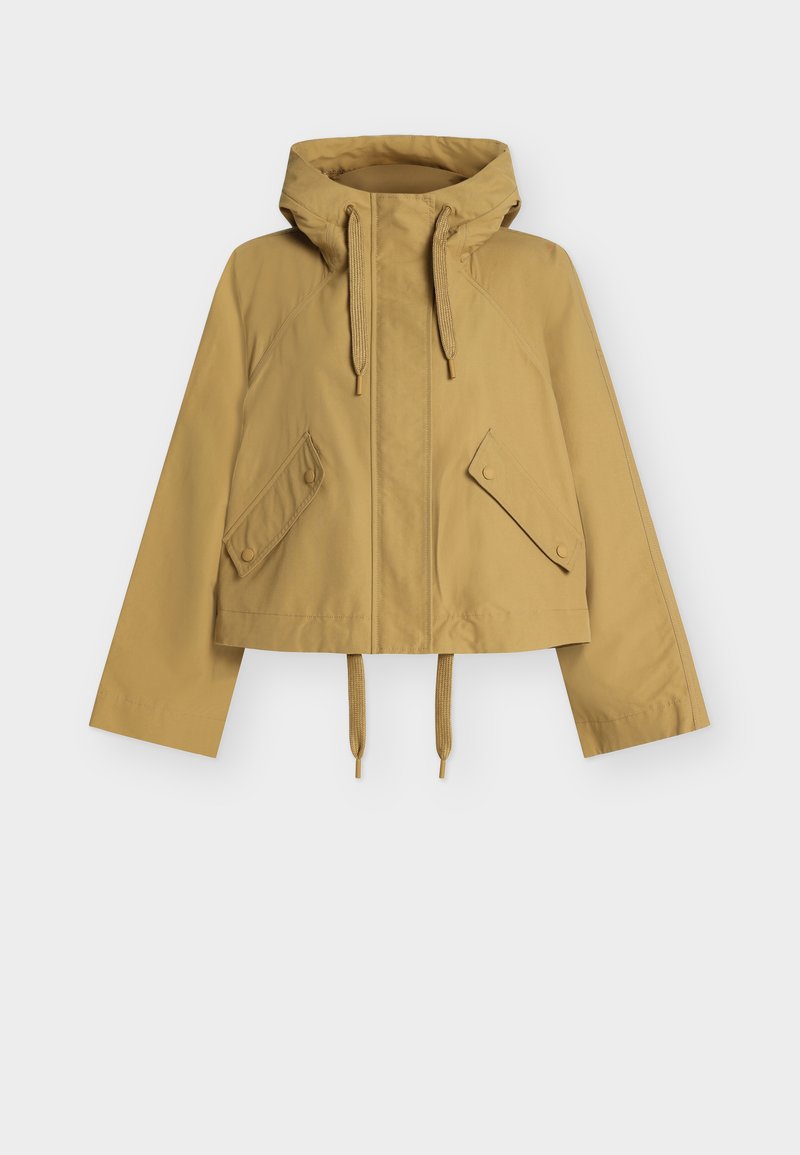 Gekürzte gelbe Jacke mit Kapuze, ausgestattet mit zwei diagonalen Vorderentaschen, Kordelzugsaum und einer glatten, matten Textur.