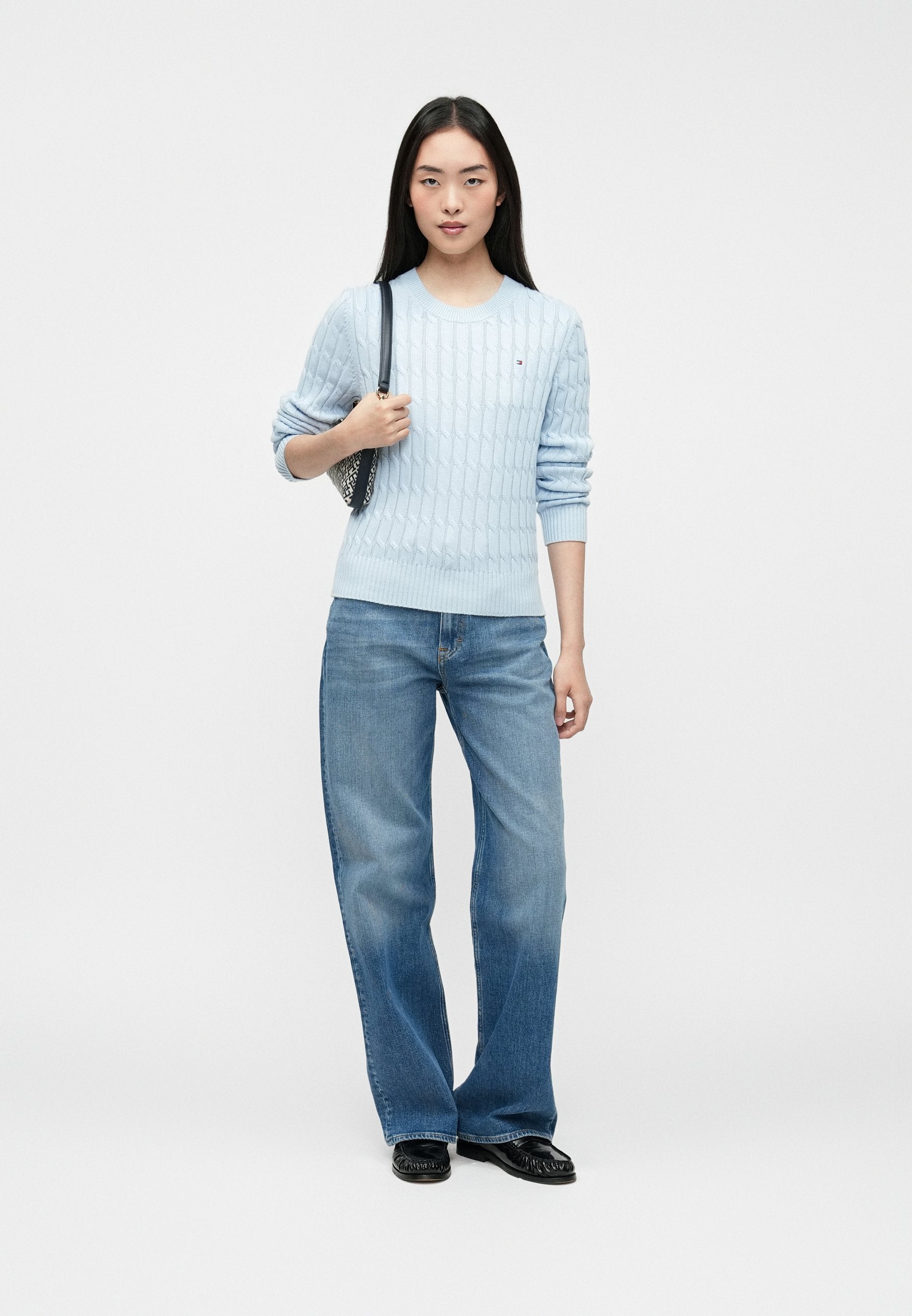 CABLE KNIT CREW NECK JUMPER Media 2
