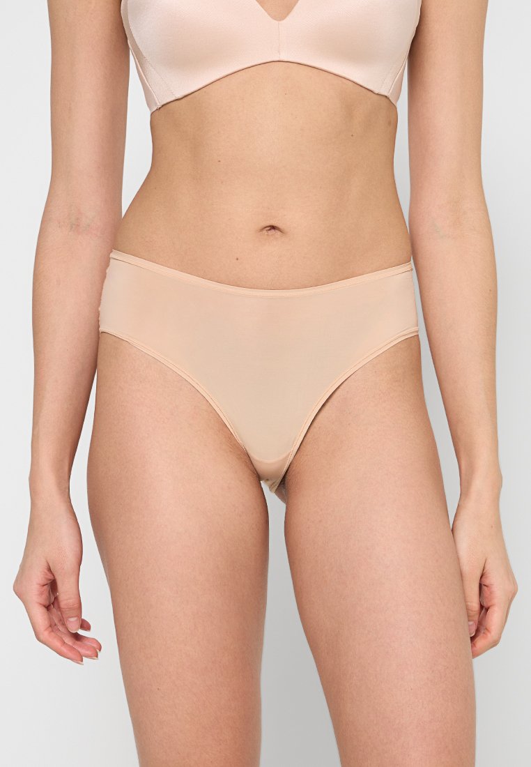Fabletics FINE TOUCH