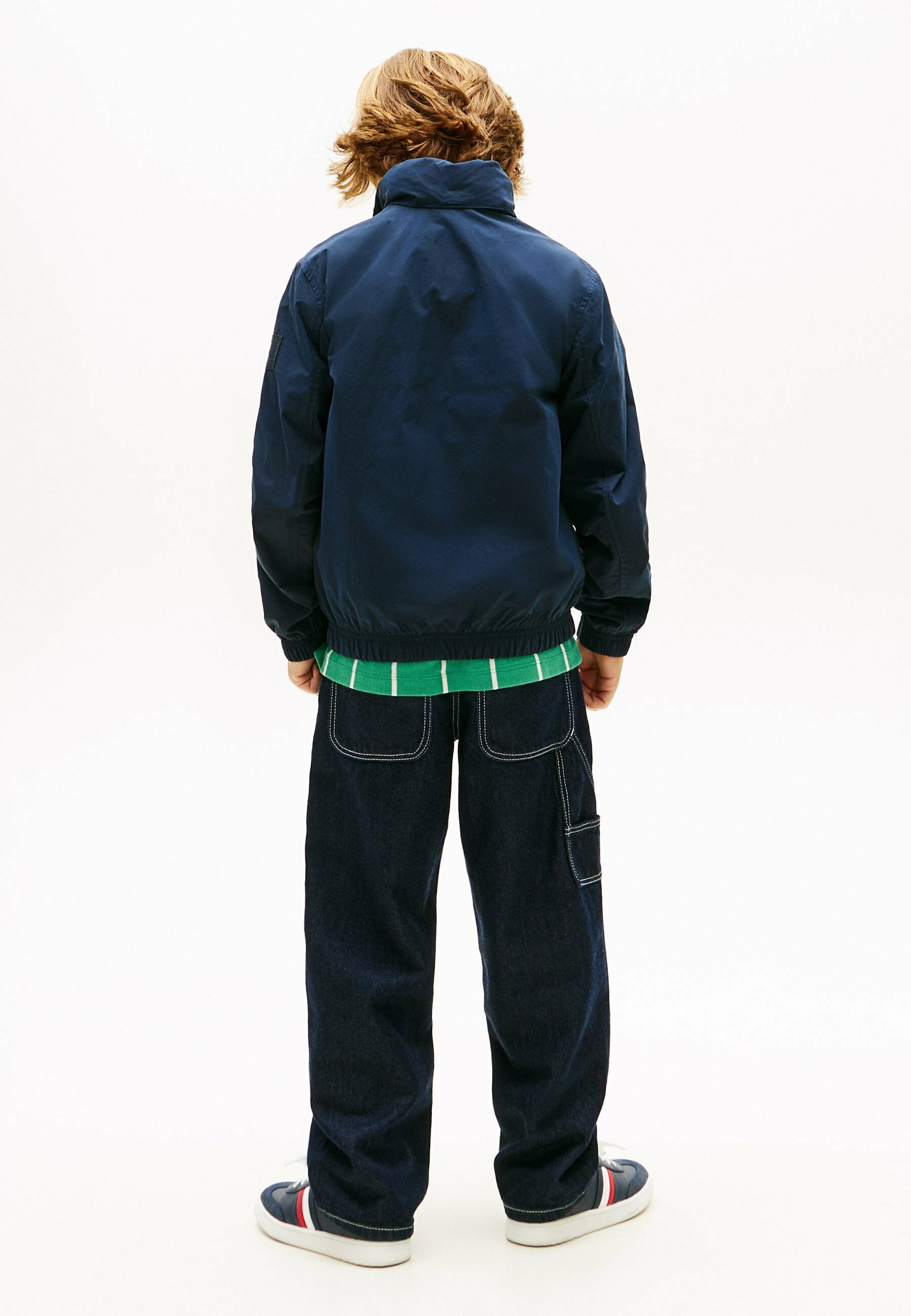 ESSENTIAL ZIP-THRU HOODED  Media 4