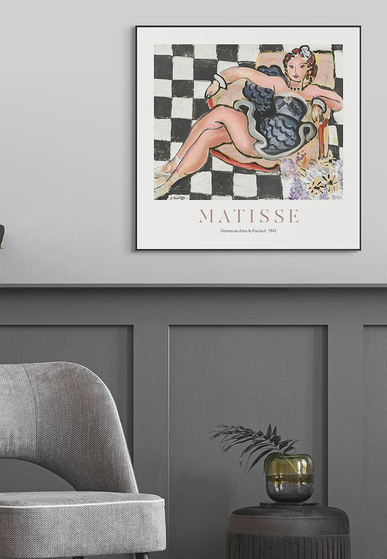 Orange Wallz DANSEUSE DANS LE FAUTEUIL