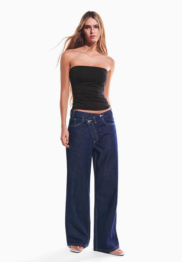 Bershka GATHERED - BANDEAU TOP - Top - black