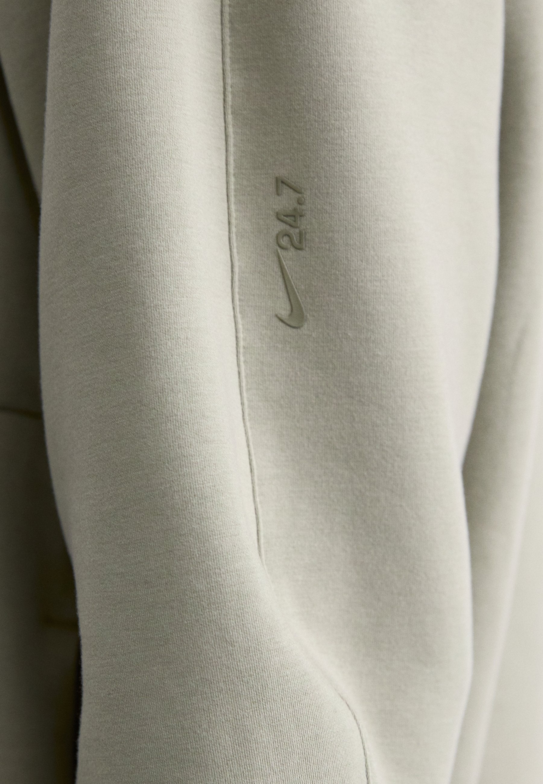 Nike Sportswear 24.7