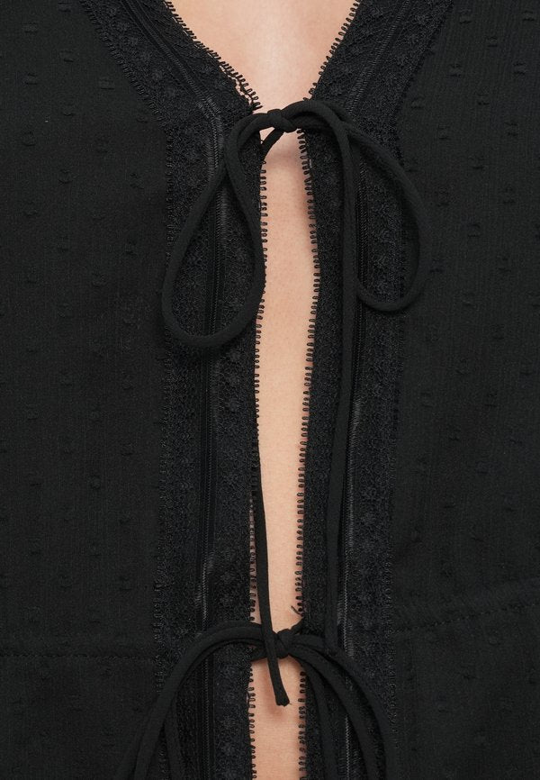 Abercrombie & Fitch TIE FRONT BLOUSE