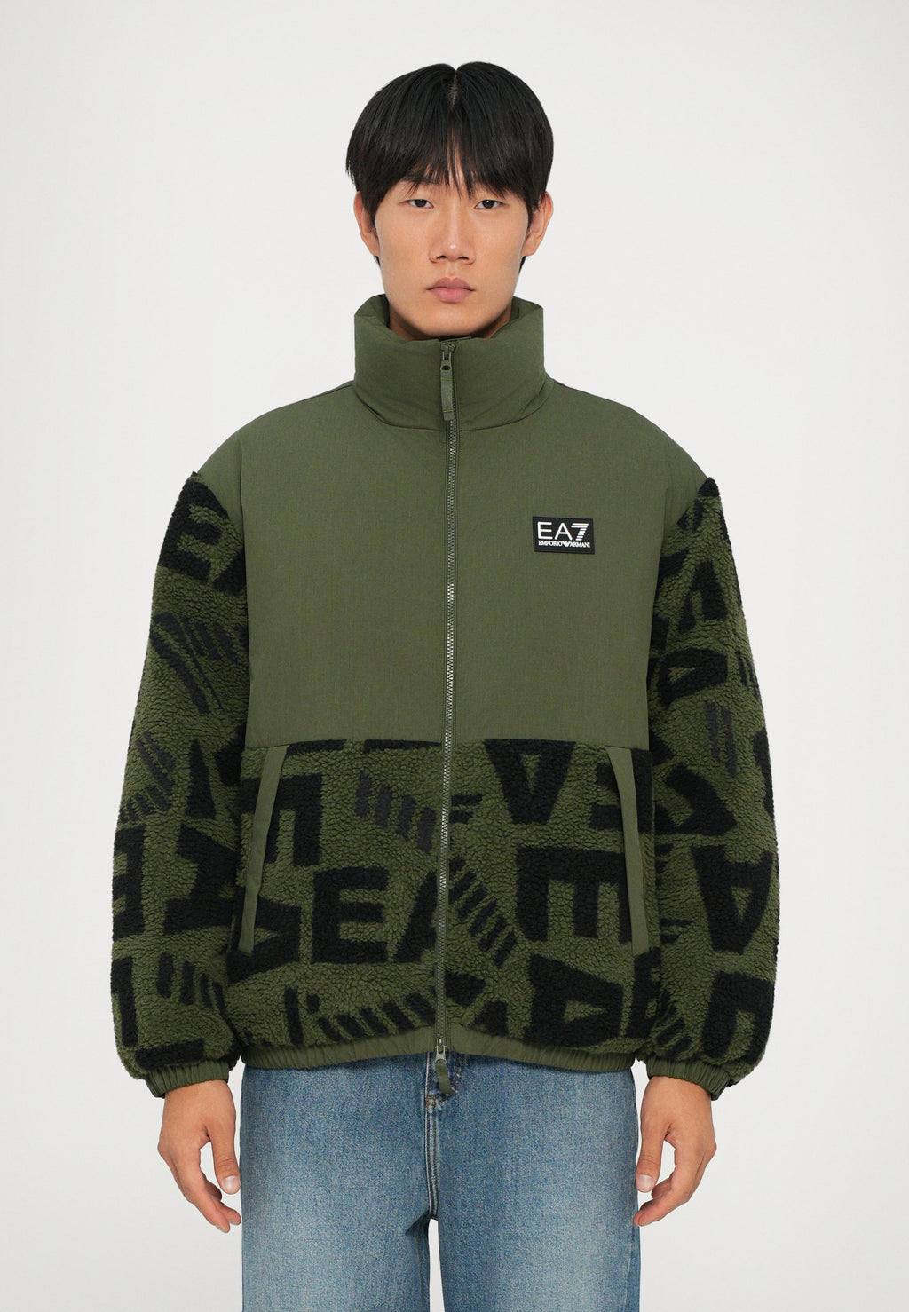 MOUNTAIN JACKET LOGO Media 3