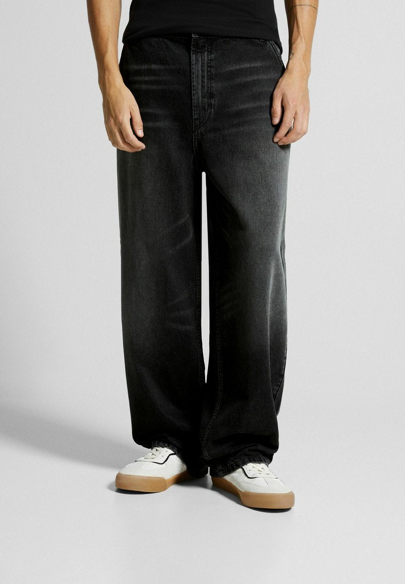 FADED-EFFECT SKATER Media 1