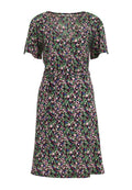 Blumenkleid mit schwarzem Hintergrund, kurze Ärmel, tiefen V-Ausschnitt und tailliertem Schnitt. Das Muster zeigt pinke, grüne und lila Blumen.