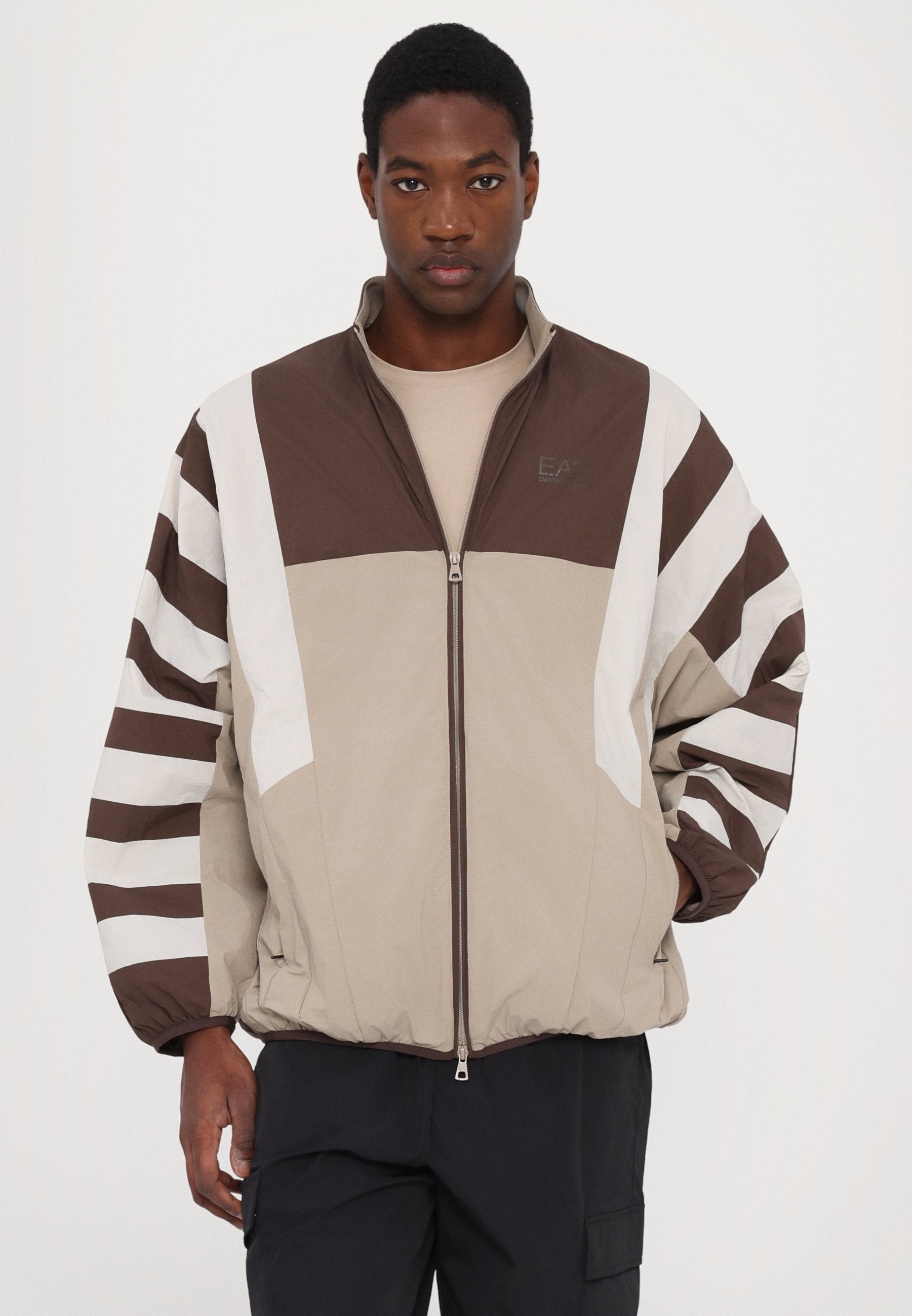 JACKET Media 8