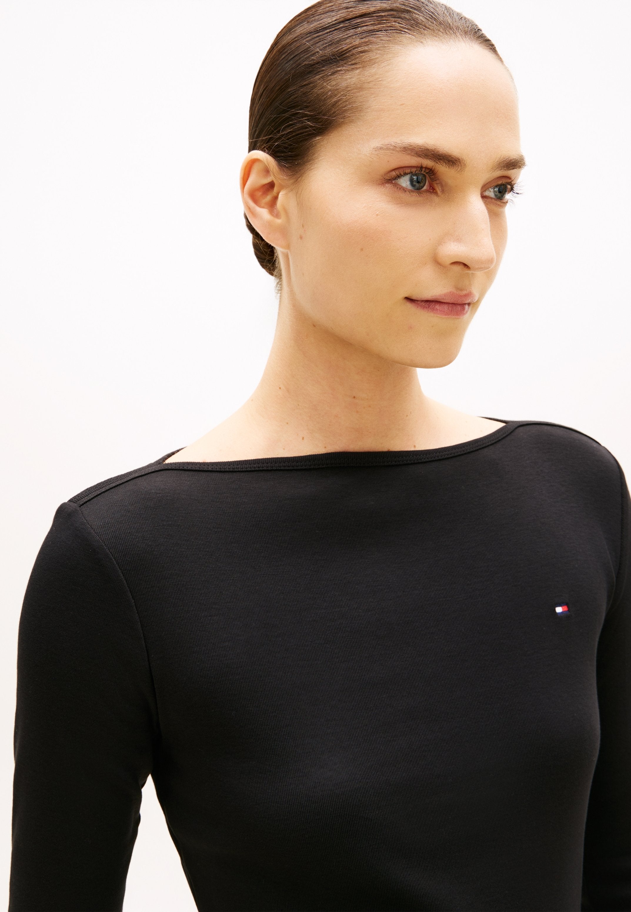 BOAT NECK THREE-QUARTER SLEEVE T-SHIRT Media 5