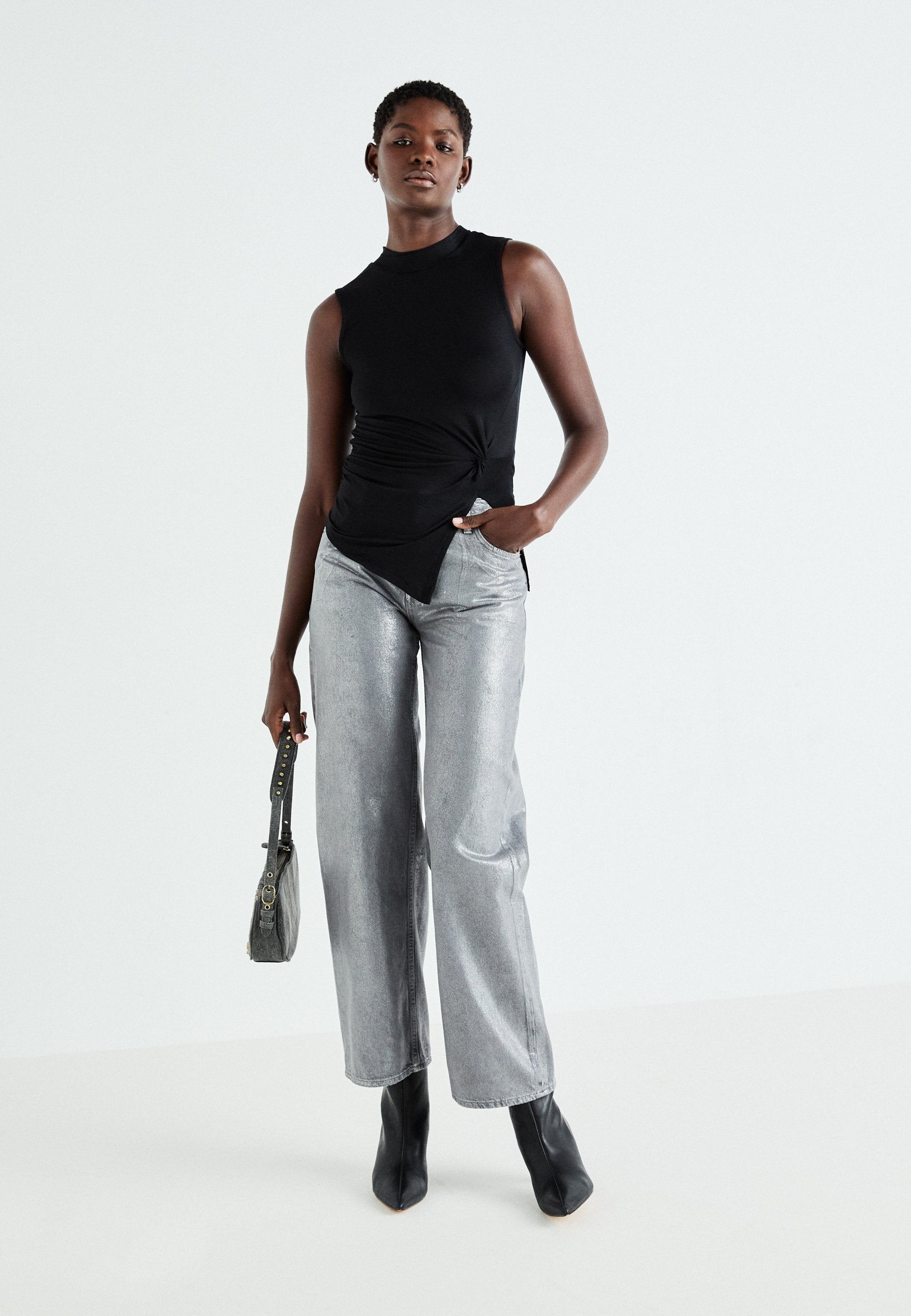 ONLCOBAIN REG WIDE SILVER Media 2