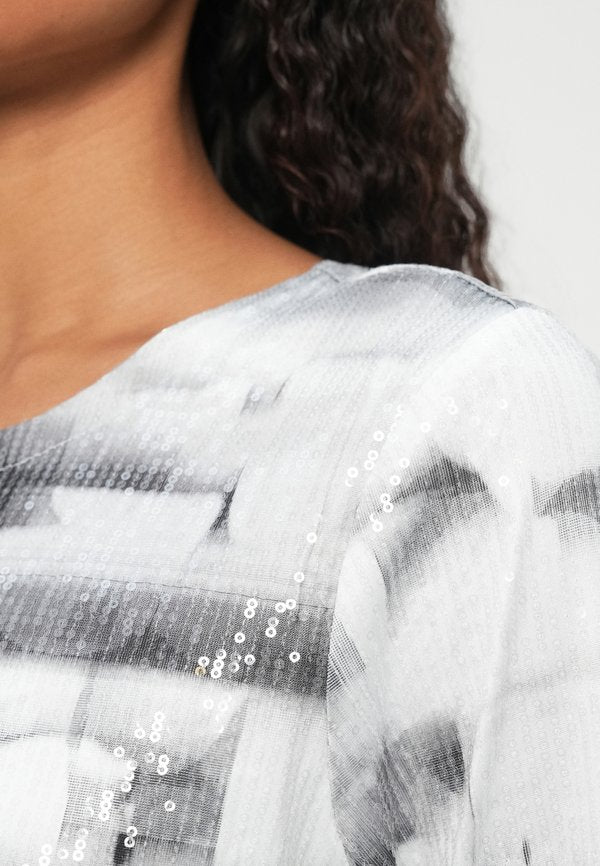 DKNY