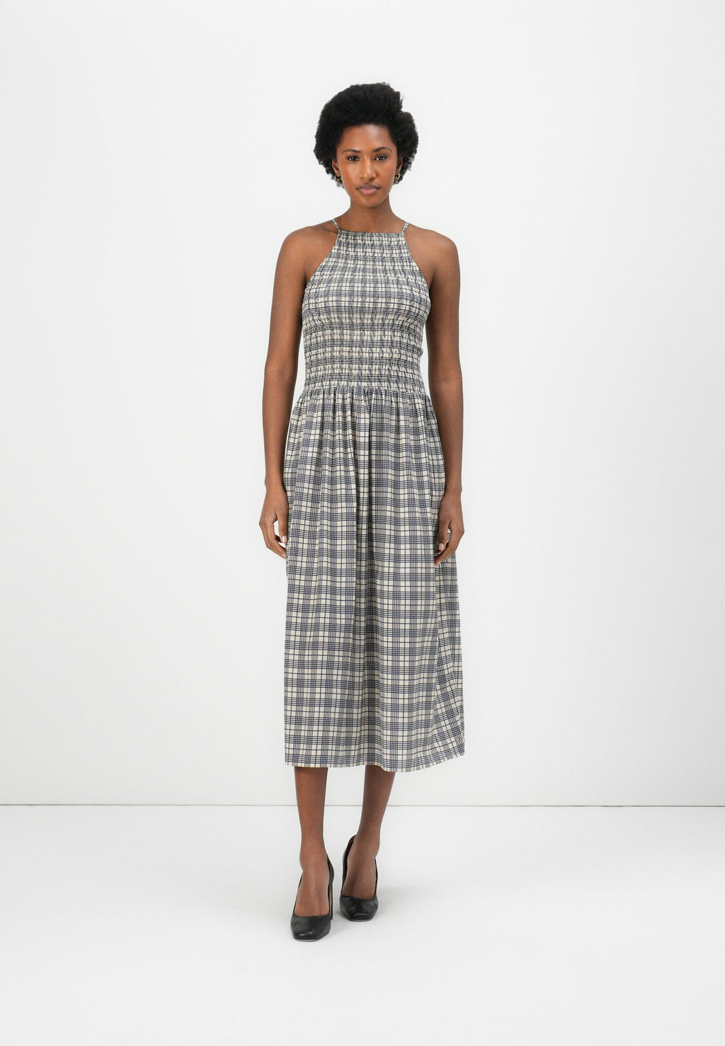 SHIRRED SLEEVELESS MIDI DRESS Media 3