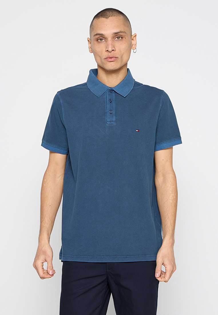 REGULAR FIT Media 1
