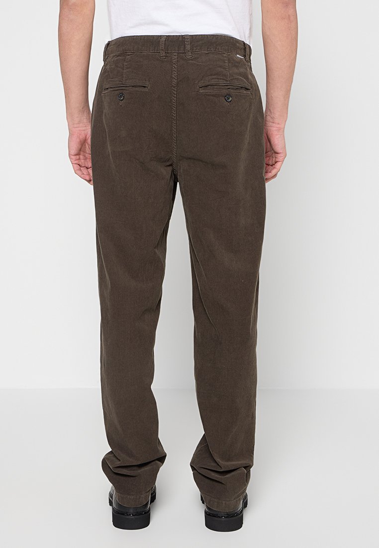 RELAXED FIT Media 3