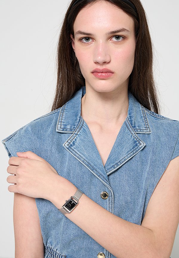 DKNY