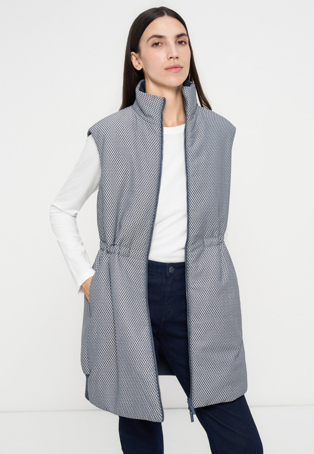 Armani Exchange Weste Media 4