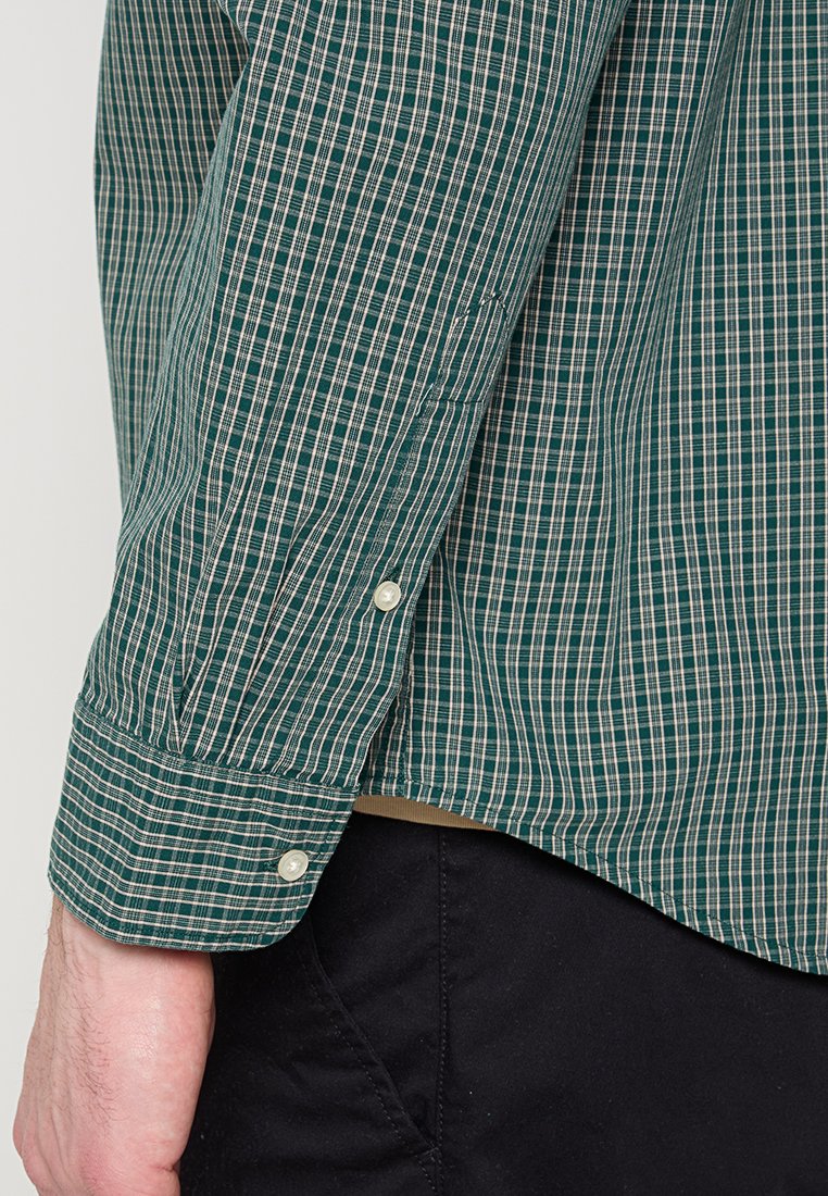 REGULAR FIT Media 6