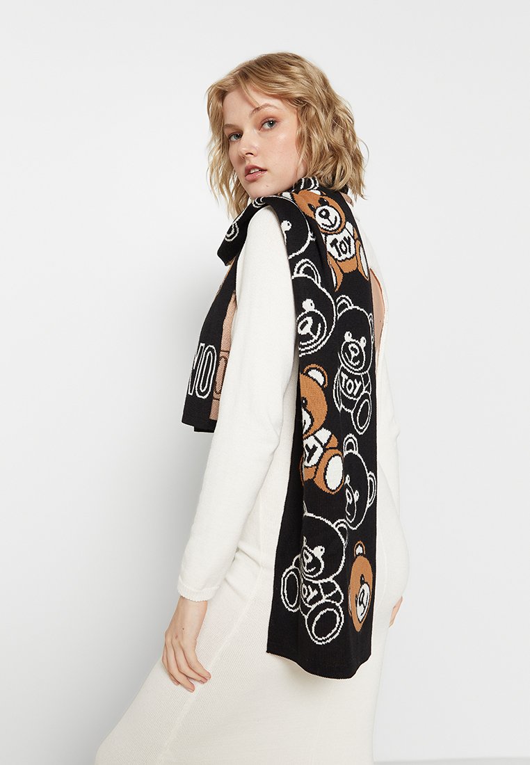 MOSCHINO