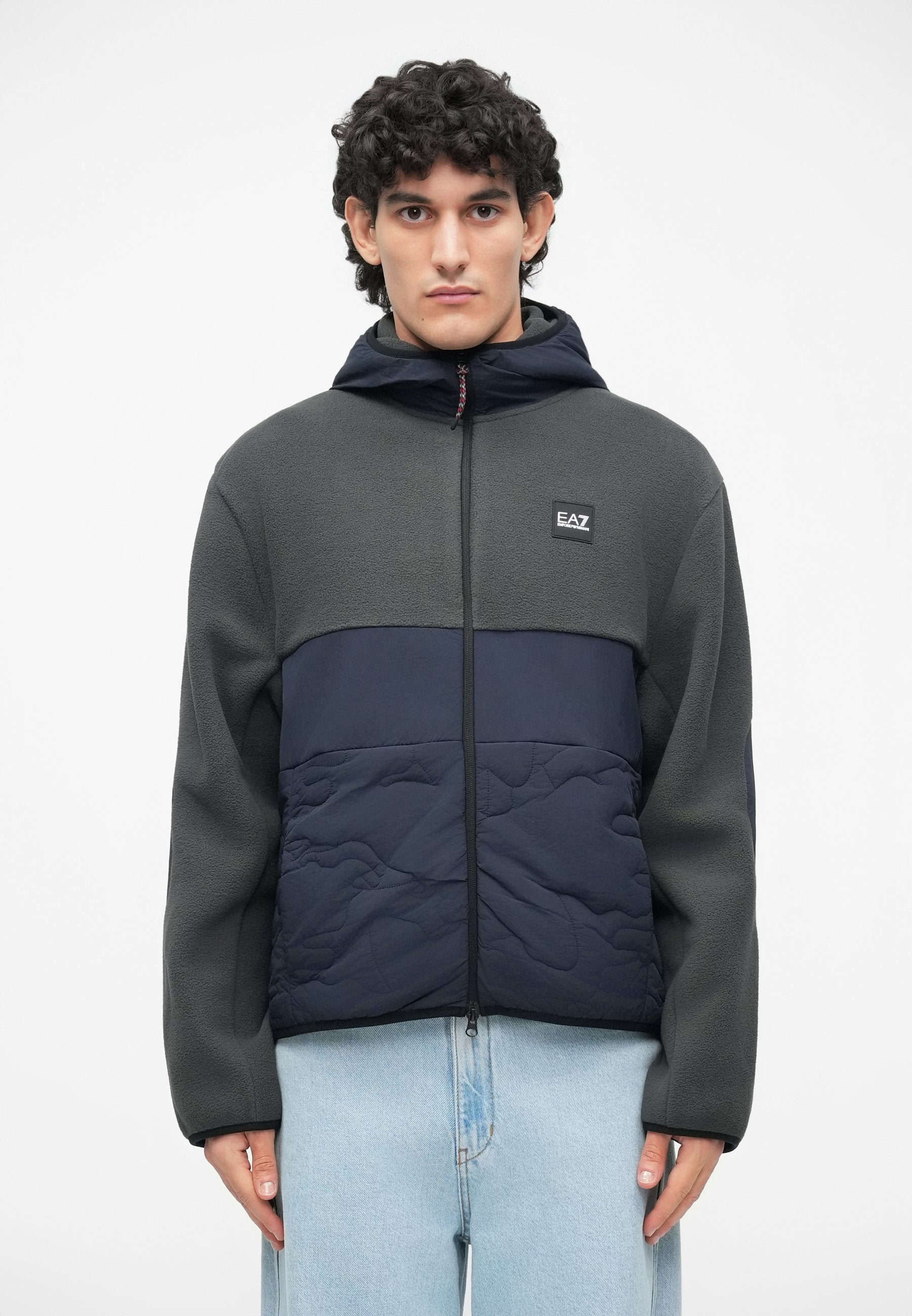 MOUNTAIN HIKING UNISEX Media 3