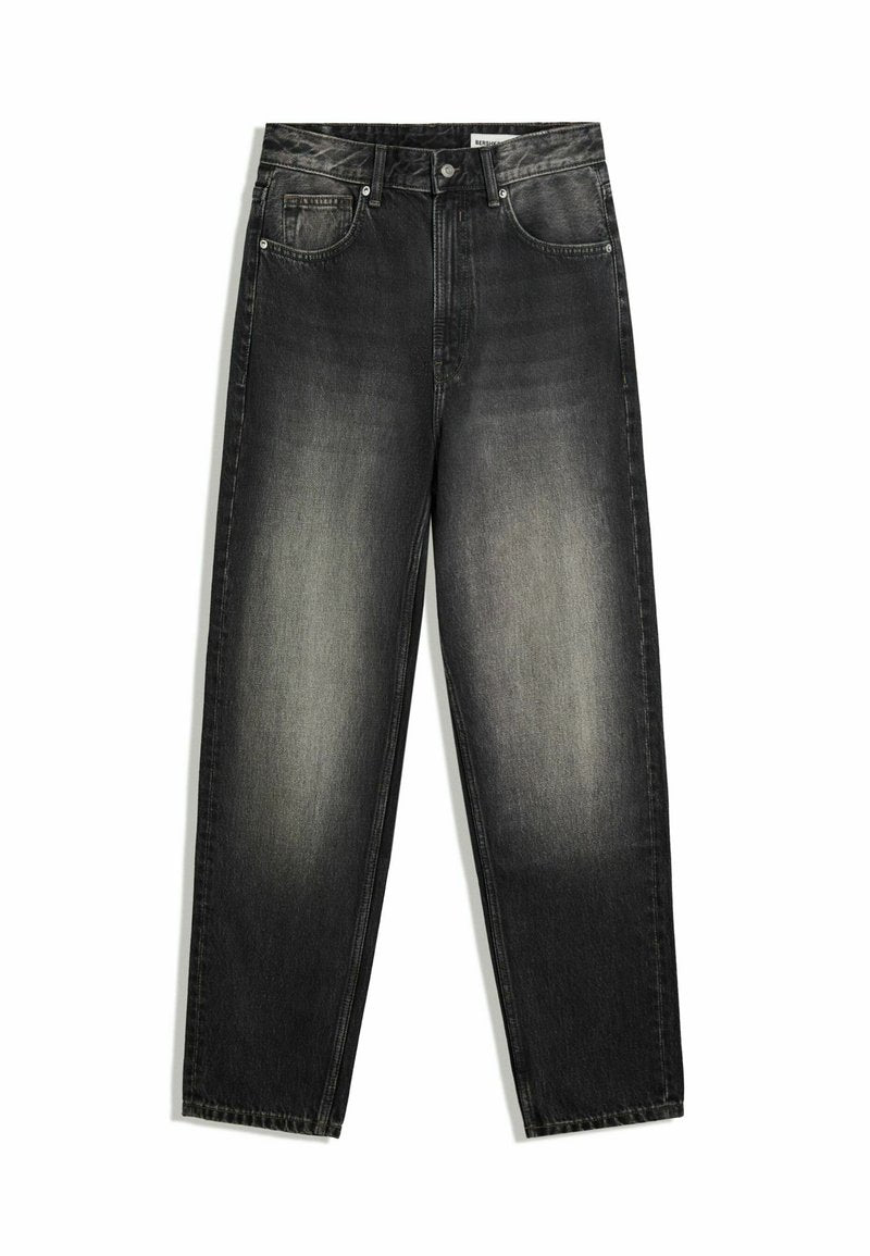 Tapered Fit Media 1
