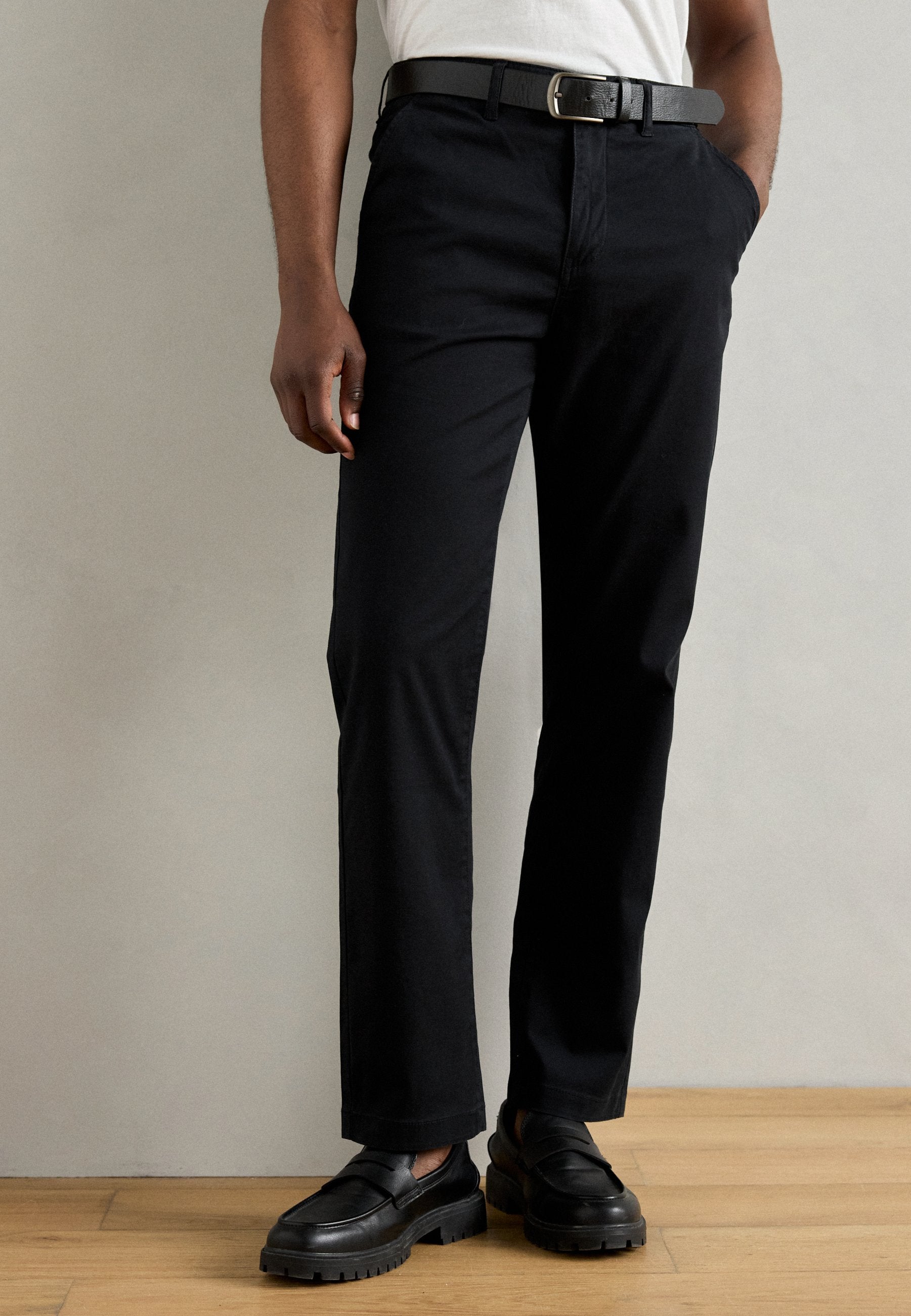 SUPERFLEX CHINO WITH BELT Media 3