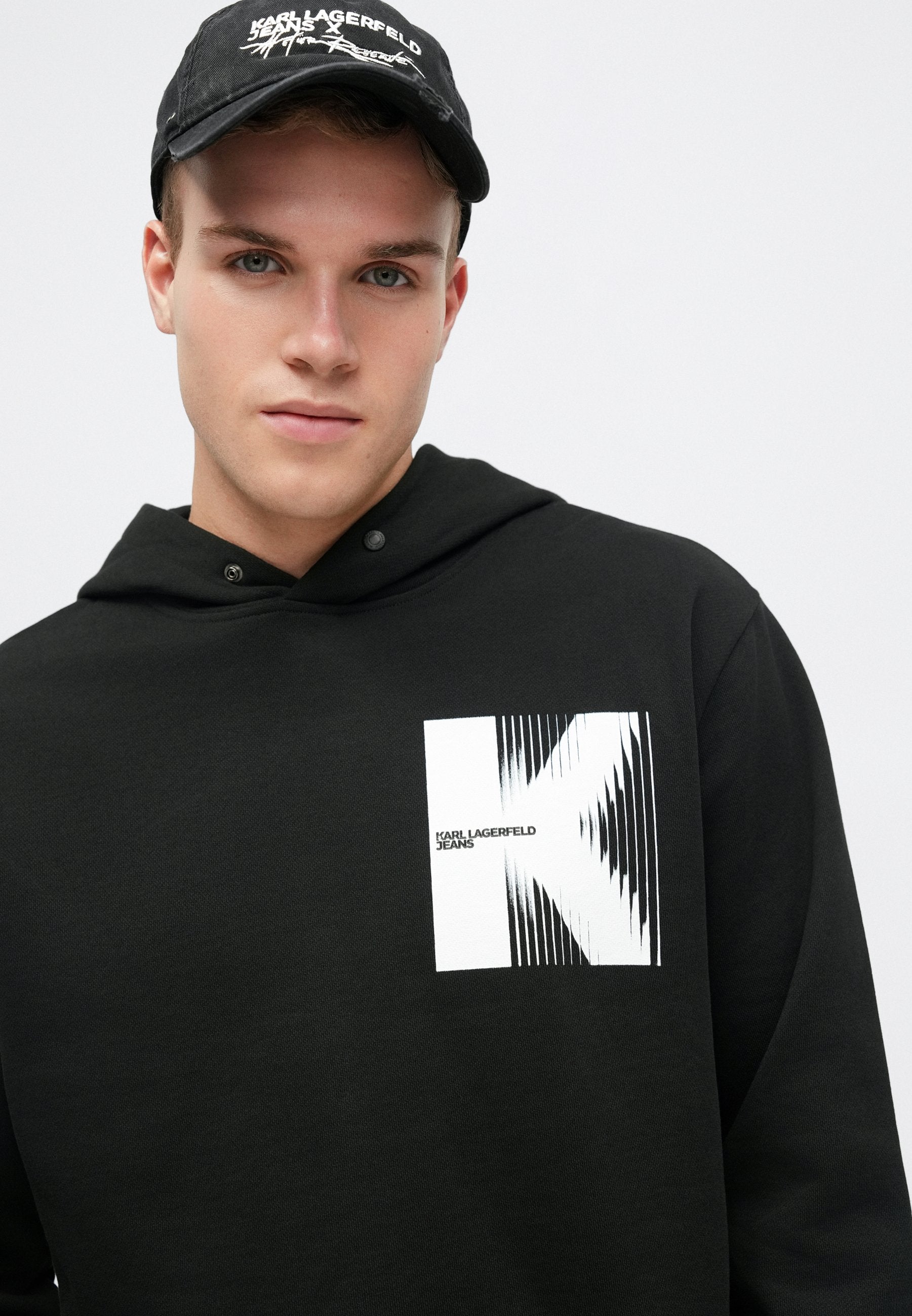 LOGO HOODIE Media 5