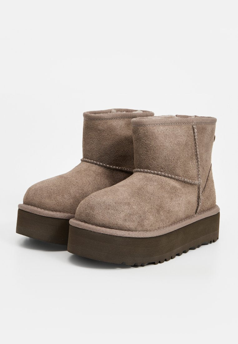 UGG CLASSIC MINI