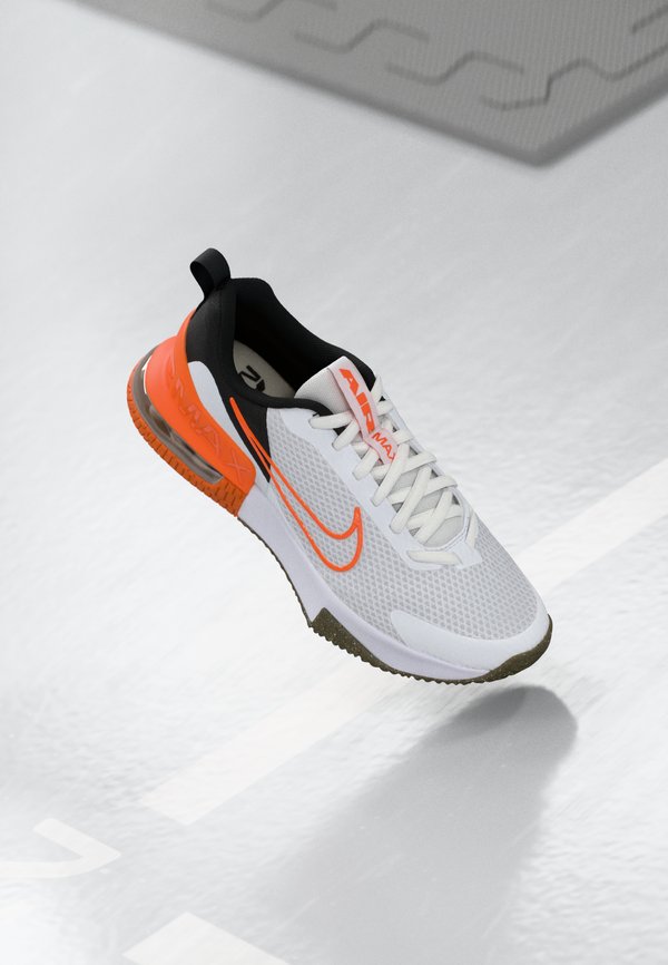 Nike Performance AIR MAX ALPHA 6 - Training shoe - white/safety orange/black