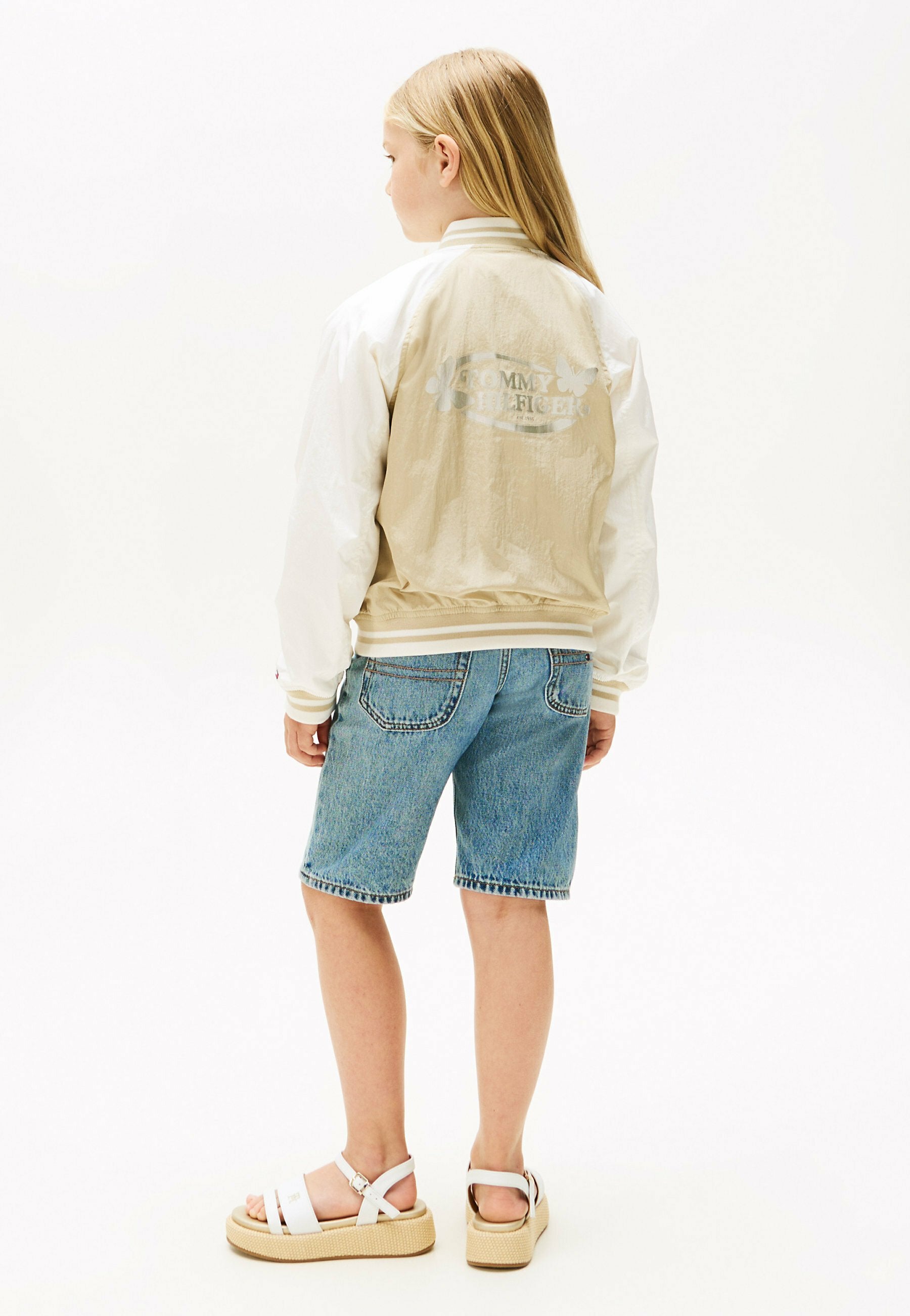 BACK LOGO RELAXED Media 6