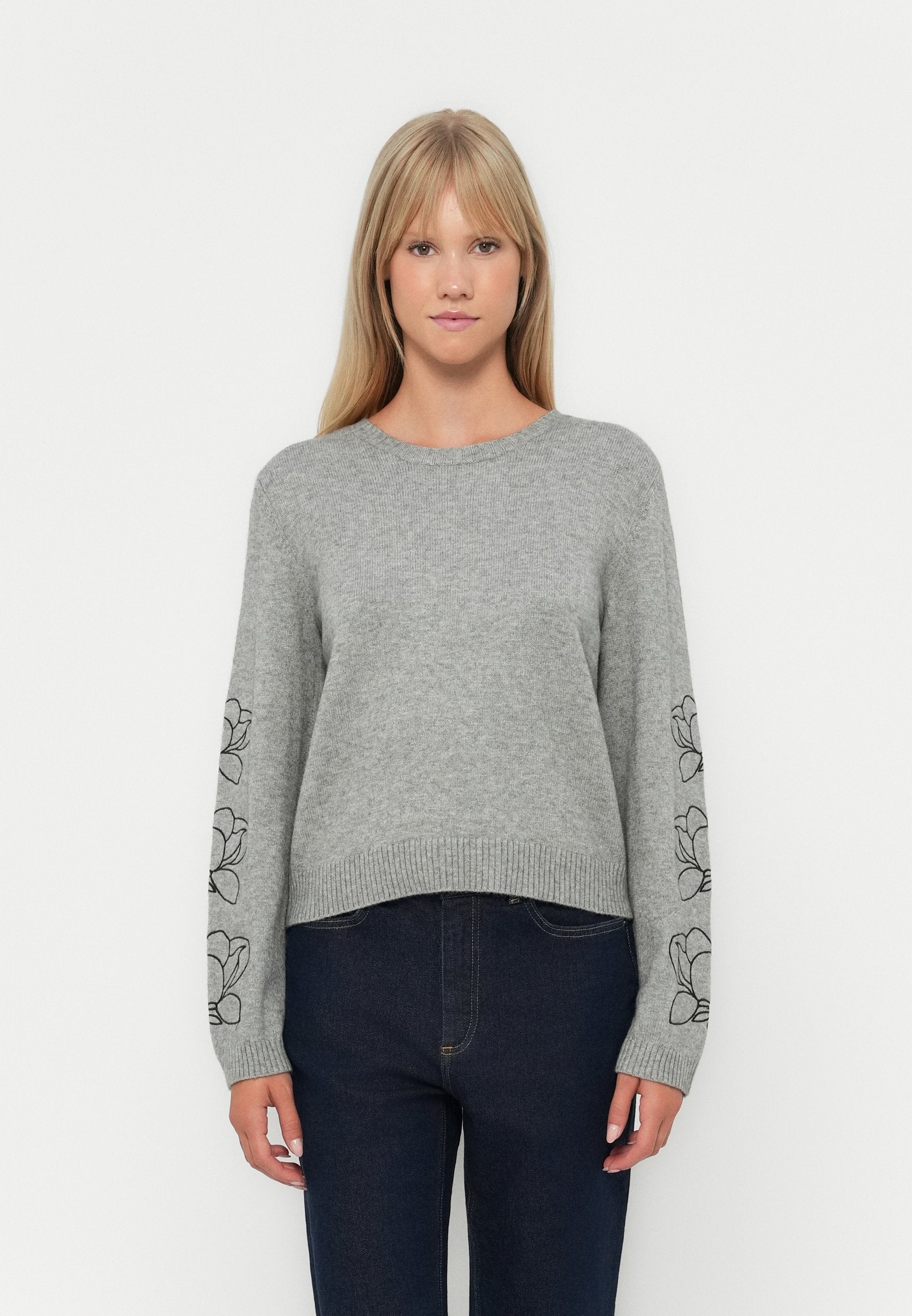 ONLY ONLATIA FLOWER O NECK
