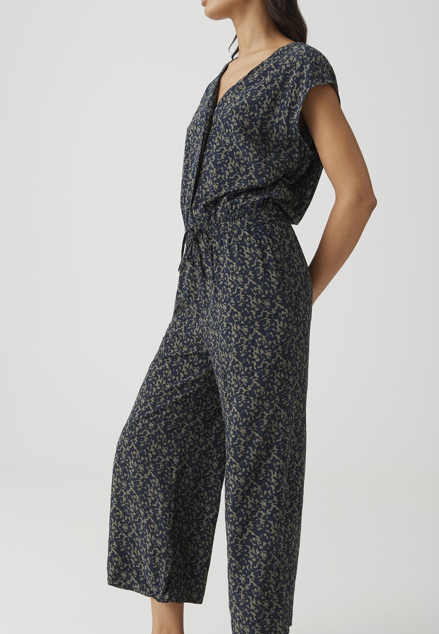 OPUS MID RISE CROPPED WIDE FIT PRINT