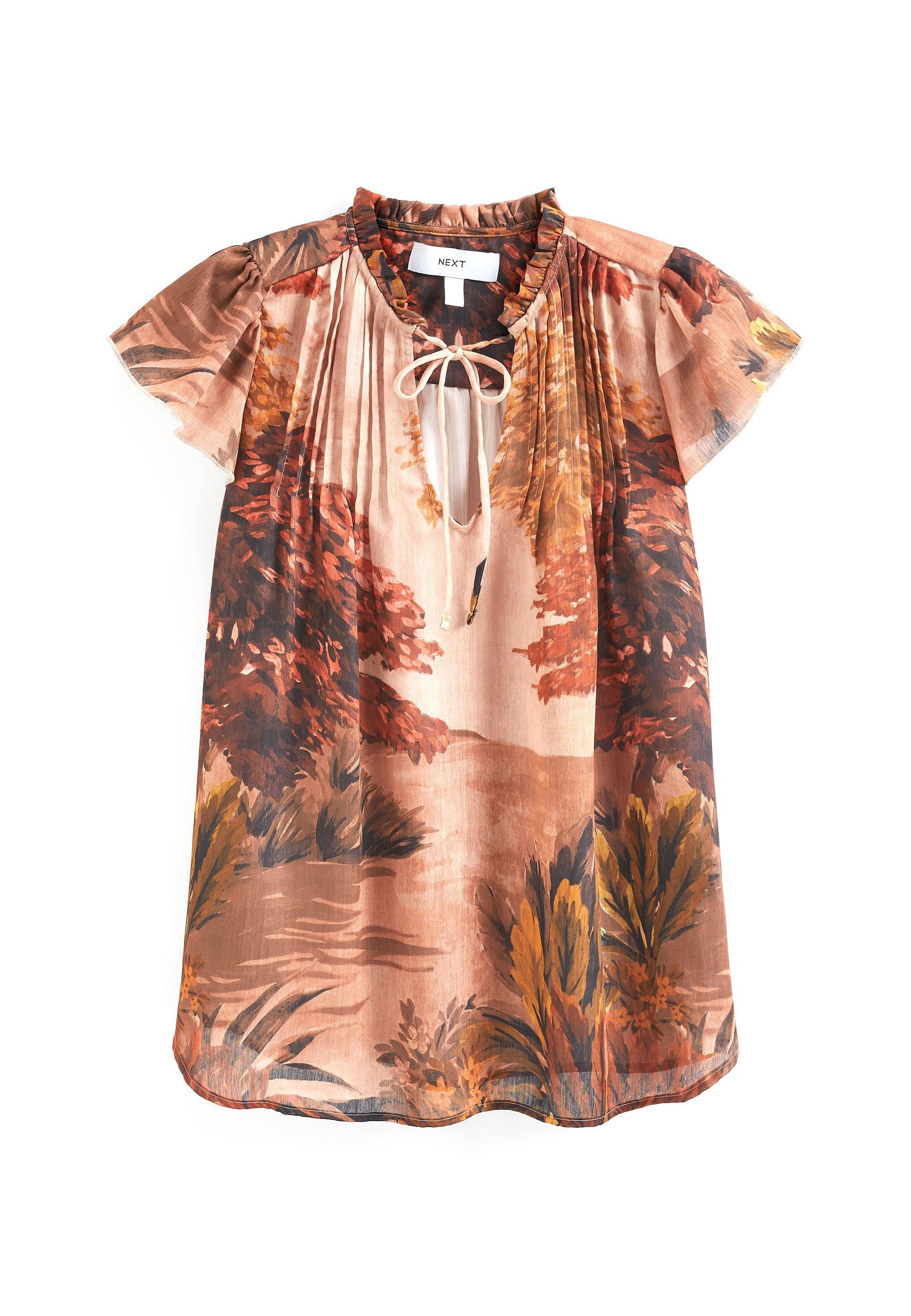 Kurzärmlige, lockere Bluse mit Druck eines herbstlichen Landschaftsmotivs, plissiertem Ausschnitt und vorderem Bindedetail in warmen Braun- und Orangetönen.