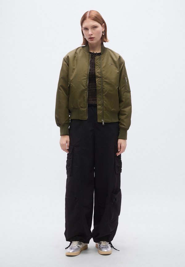 Tommy Jeans SLEEVE POCKET TWILL BOMBER JACKET