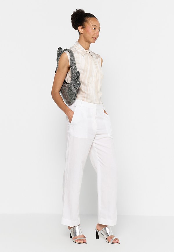 Calvin Klein SLIM FIT