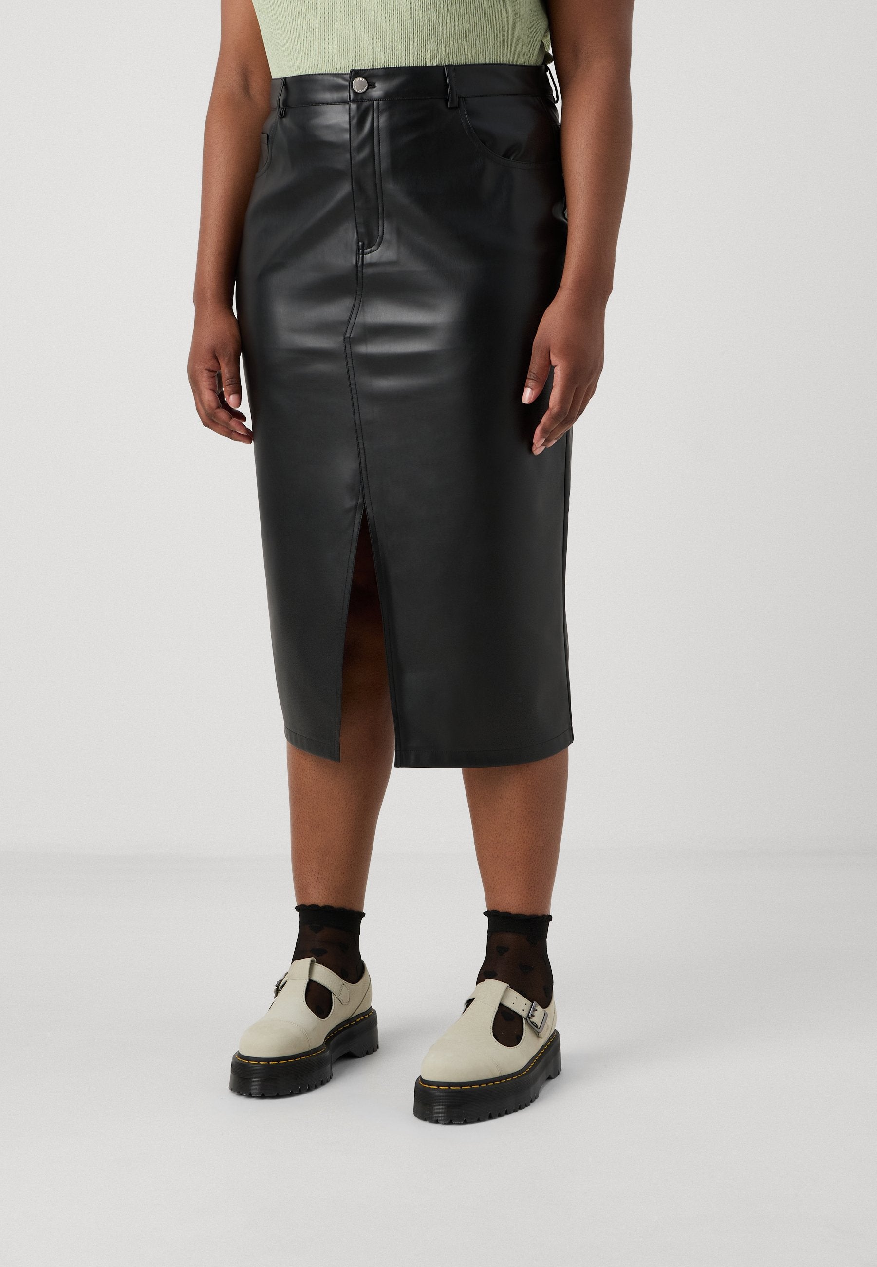 CARKIRI SLIT SKIRT Media 3